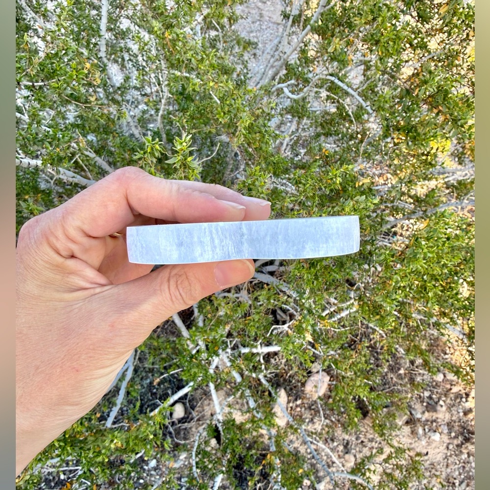 Selenite Heart – Love • Healing • Energetic Cleansing - Picture 4 of 4